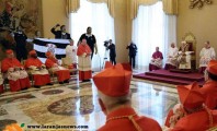 "Aqui tem um pouco de louco! Louco por ti, Ratzinger!"