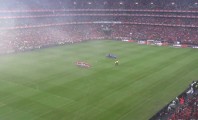 Esta foto é meramente ilustrativa, nenhum estádio brasileiro vai estar assim tão lotado hoje à noite