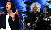Adam Sandler e Brian May durante a performance de Bohemian Rapsody